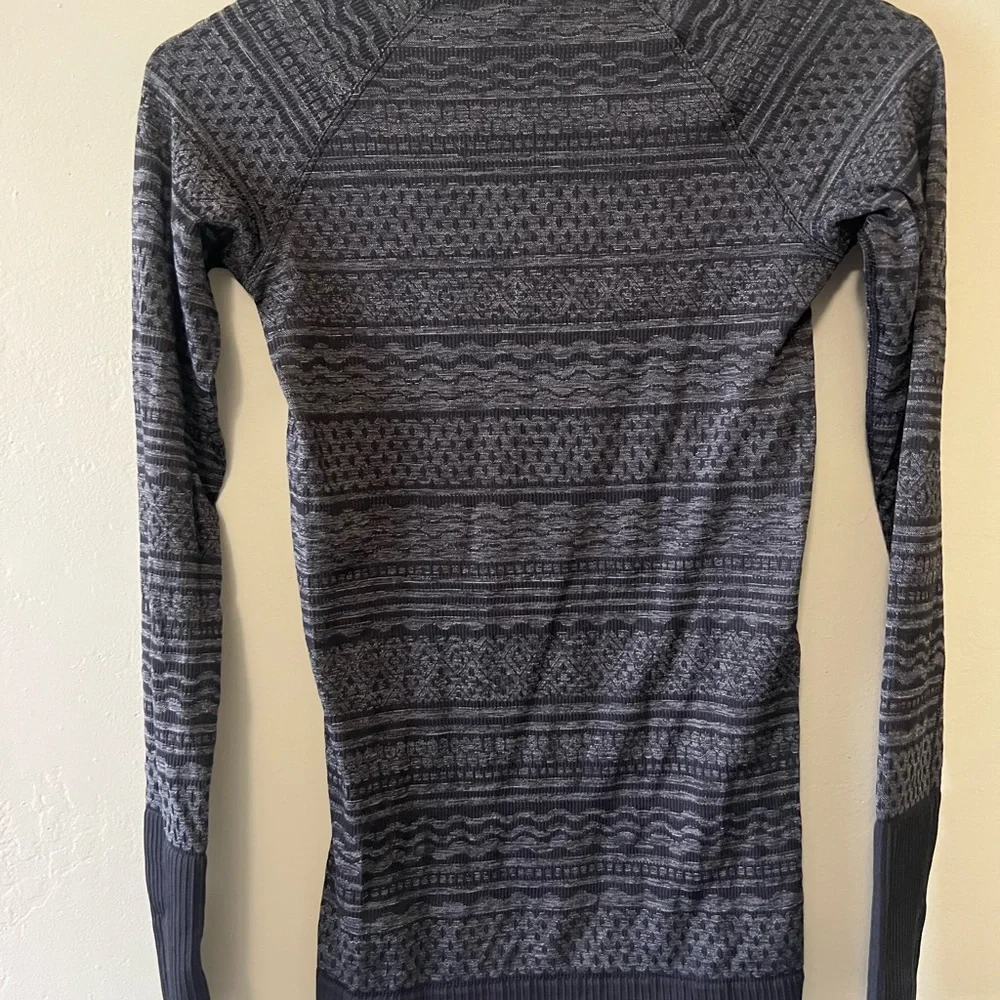 Lululemon‎ Rest Less Pullover gray - Picture 6 of 7